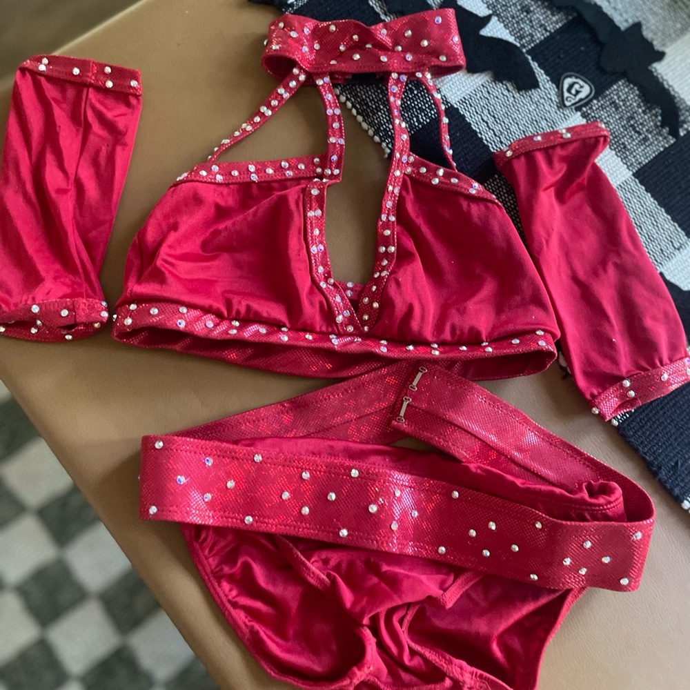 Pro Cheer Dance Audition outfit. Size medium. Great for fuller chests.